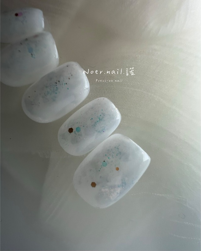 《Little Things》，美甲作品