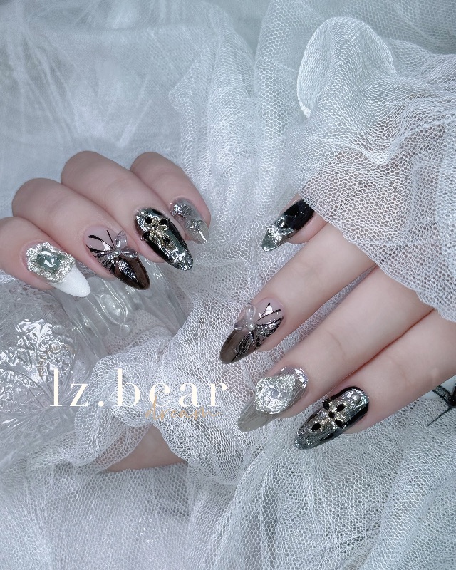 暗黑系🖤，美甲作品