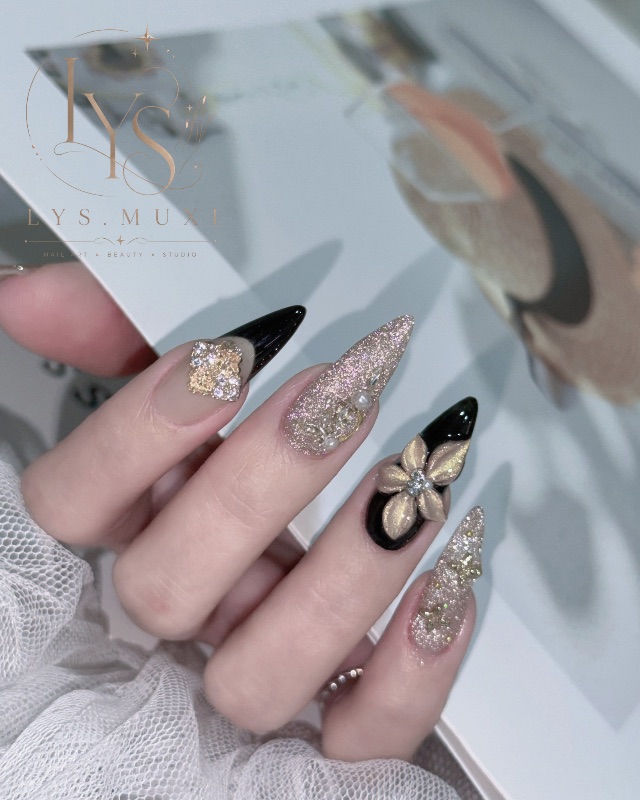 暗黑金花✨，美甲作品
