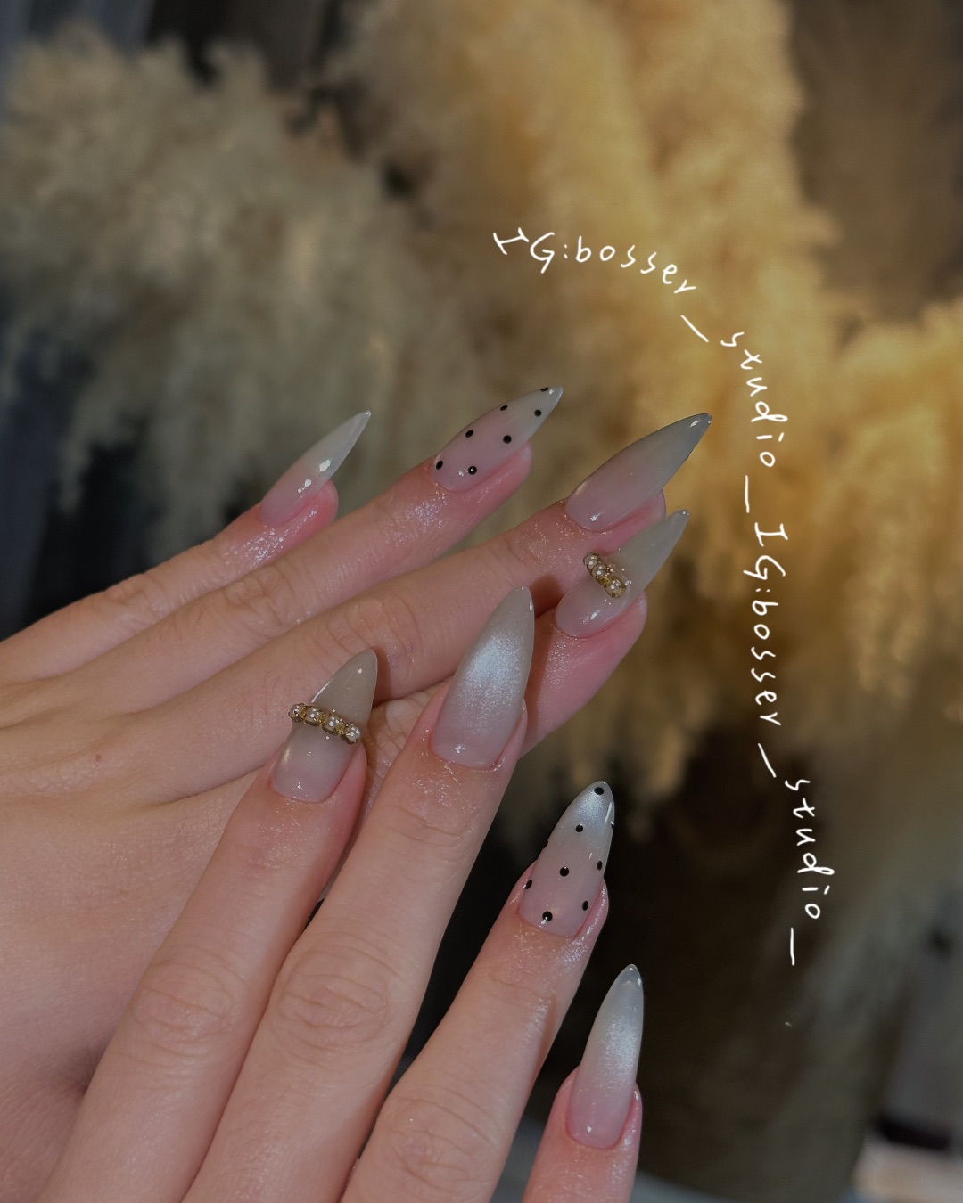 優雅波點款，美甲作品