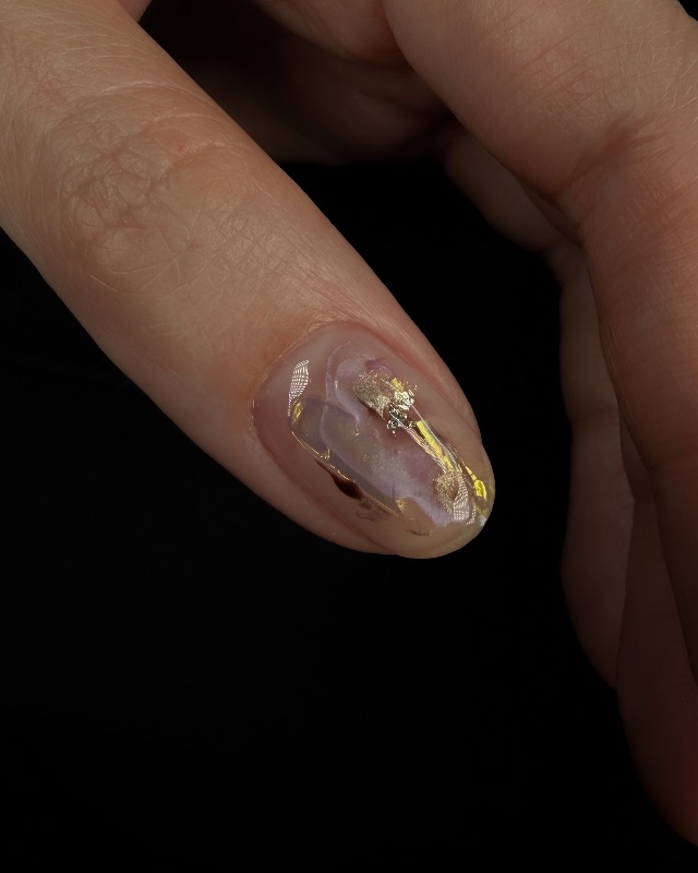 紫醉金迷💜，美甲作品照片 2