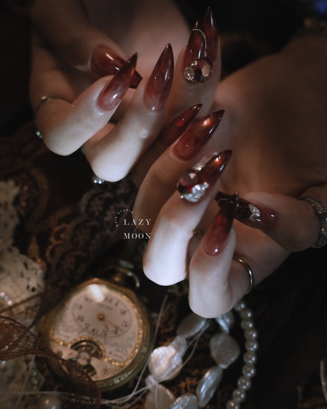 Crimson Relic｜緋紅遺物，美甲作品照片 2