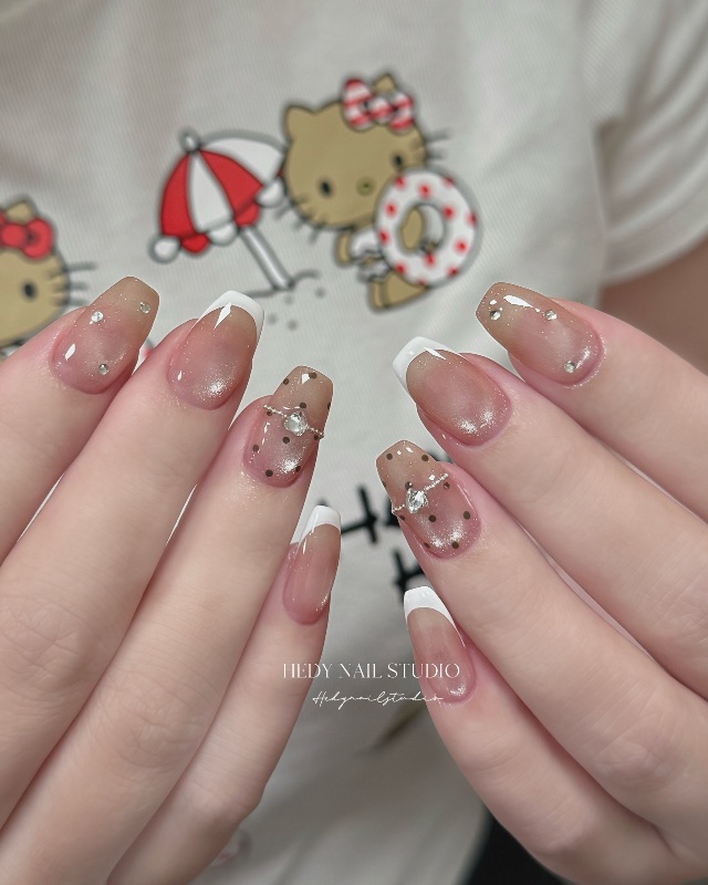 粉嫩法式🎀，美甲作品照片 2