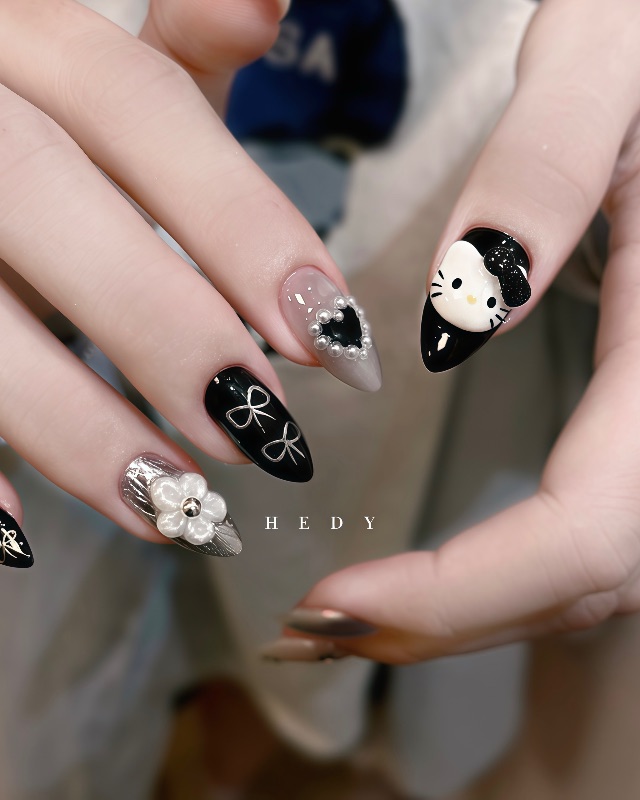 甜酷kitty‧⁺ ⊹˚.🖤，美甲作品照片 2