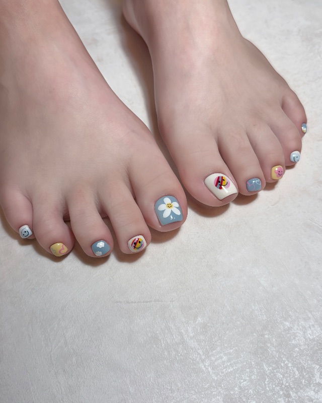 足部手繪🦶🏻🌼,美甲作品