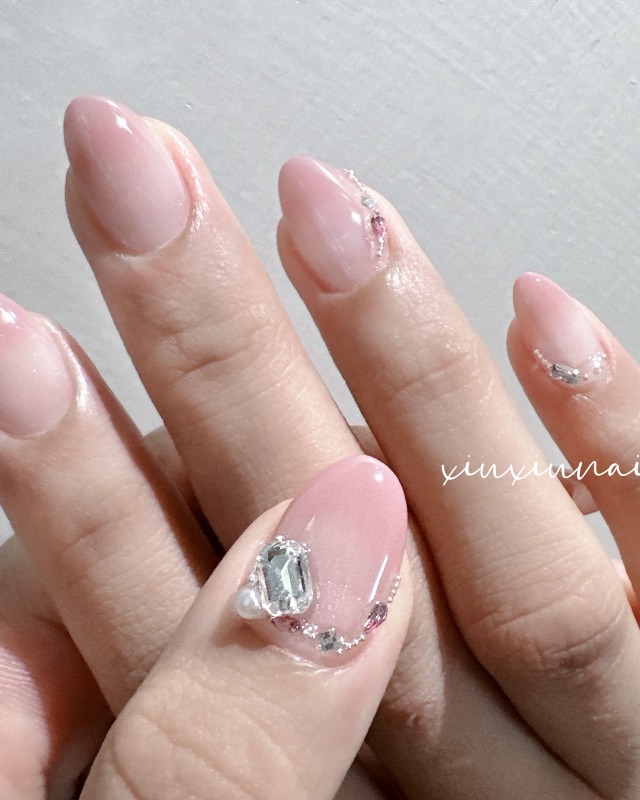 漸層鑽飾,美甲作品