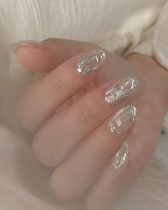 銀韻微光，美甲作品照片 2