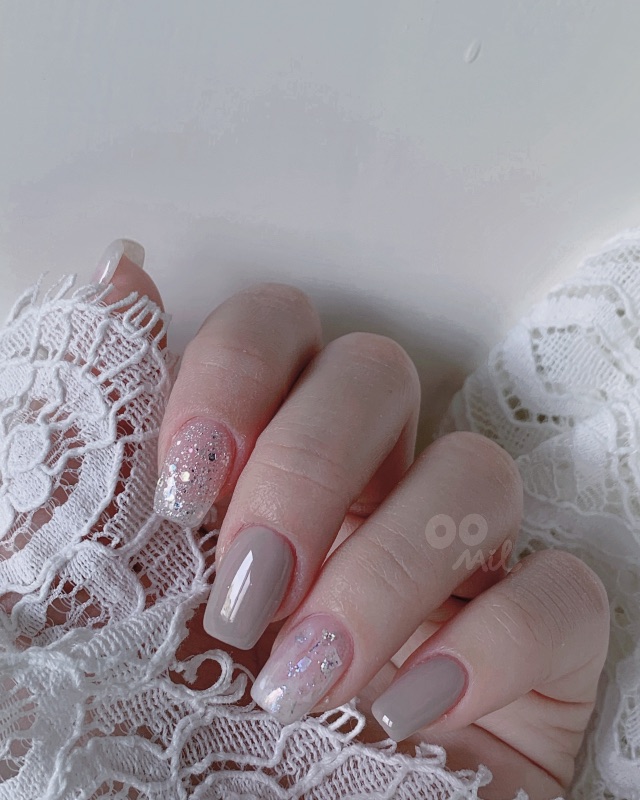 粉霧碎光🐚，美甲作品照片 2