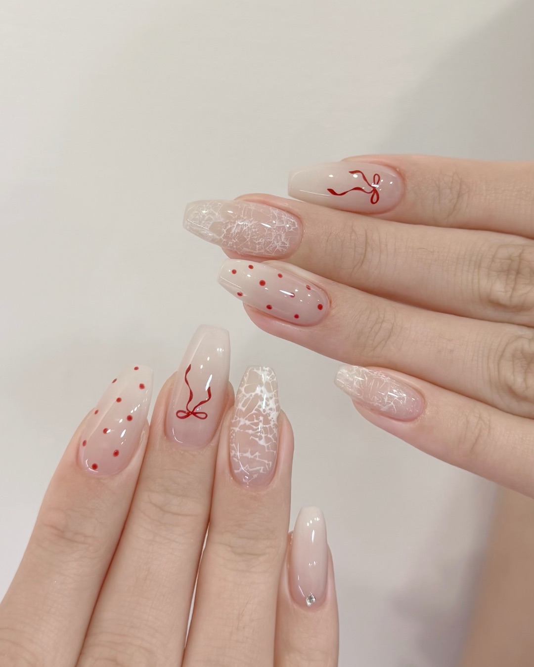 童趣紅色蝴蝶結，美甲作品
