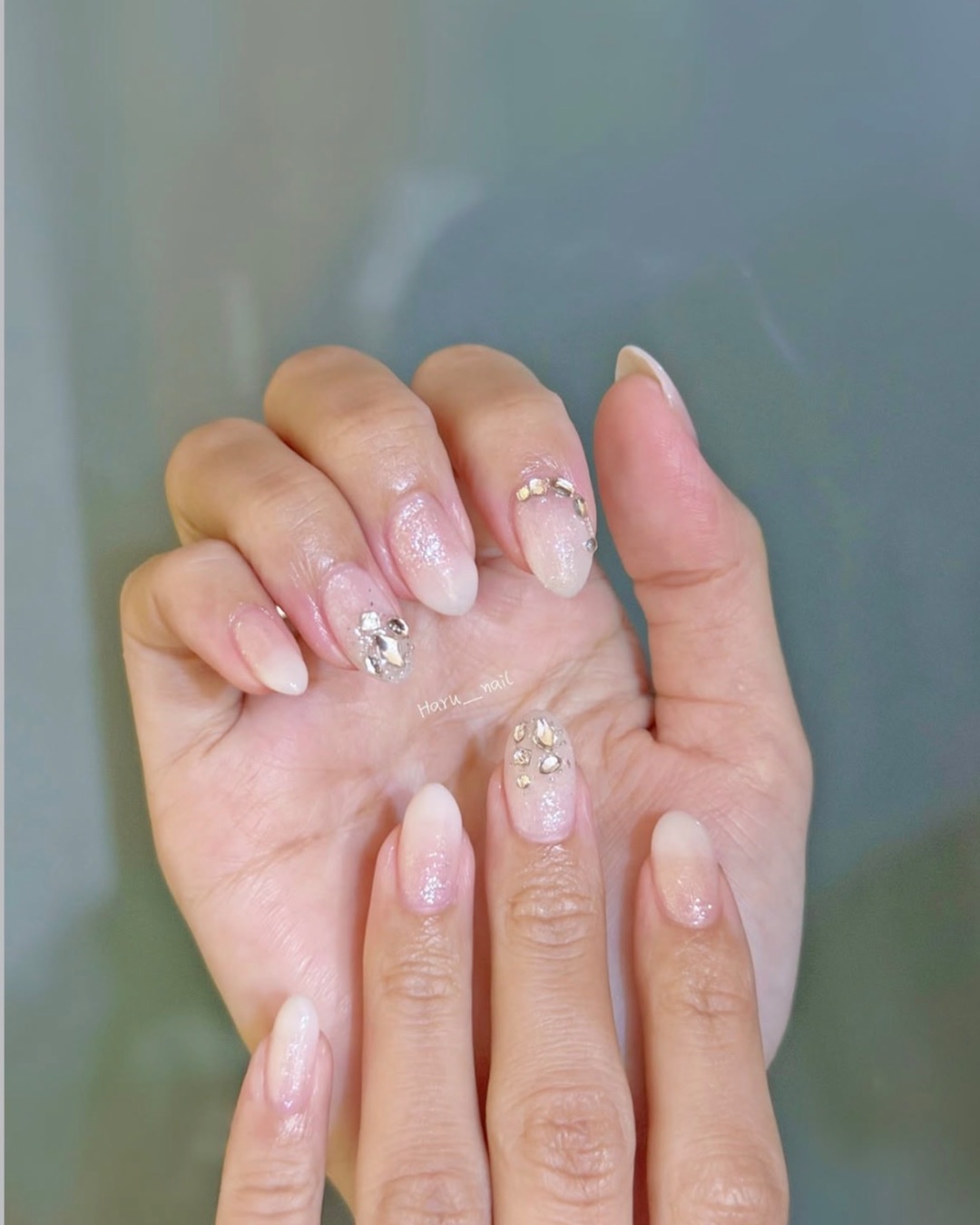 輕奢鑽飾婚甲 💍  ⟡  雪絨 x 漸層 x 排鑽 ⟡，美甲作品