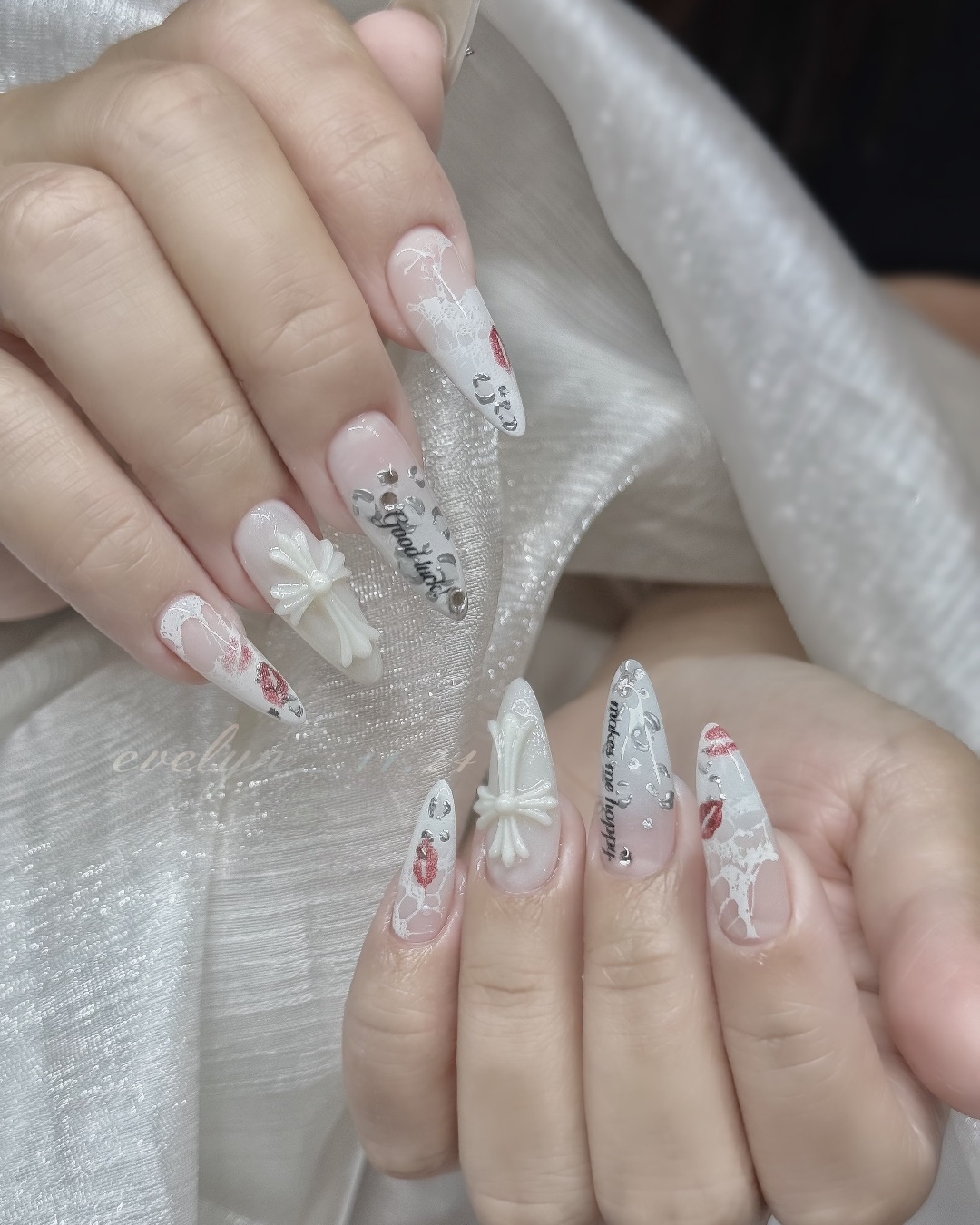 甜酷十字，美甲作品