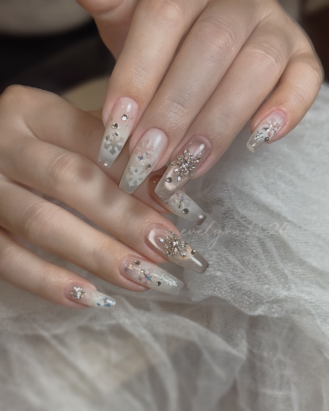晶鑽雪花，美甲作品