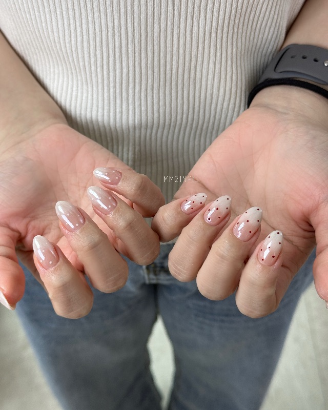 漸層波點，美甲作品照片 2