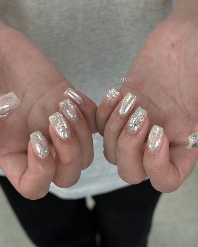 不挑膚 銀白色,美甲作品
