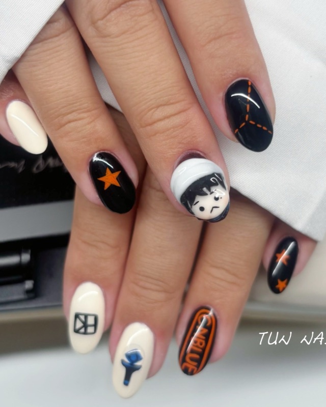 🎸 CNBLUE 應援甲 🖤，美甲作品照片 2