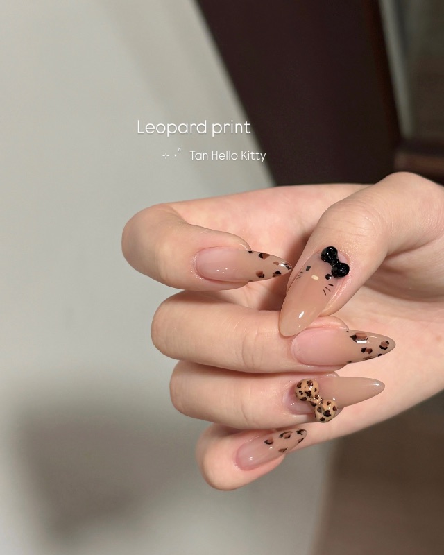 Leopard Kitty，美甲作品