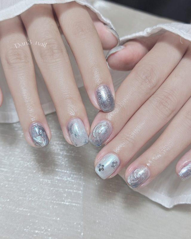 冷調銀灰藍ꕀ˖✧，美甲作品照片 2