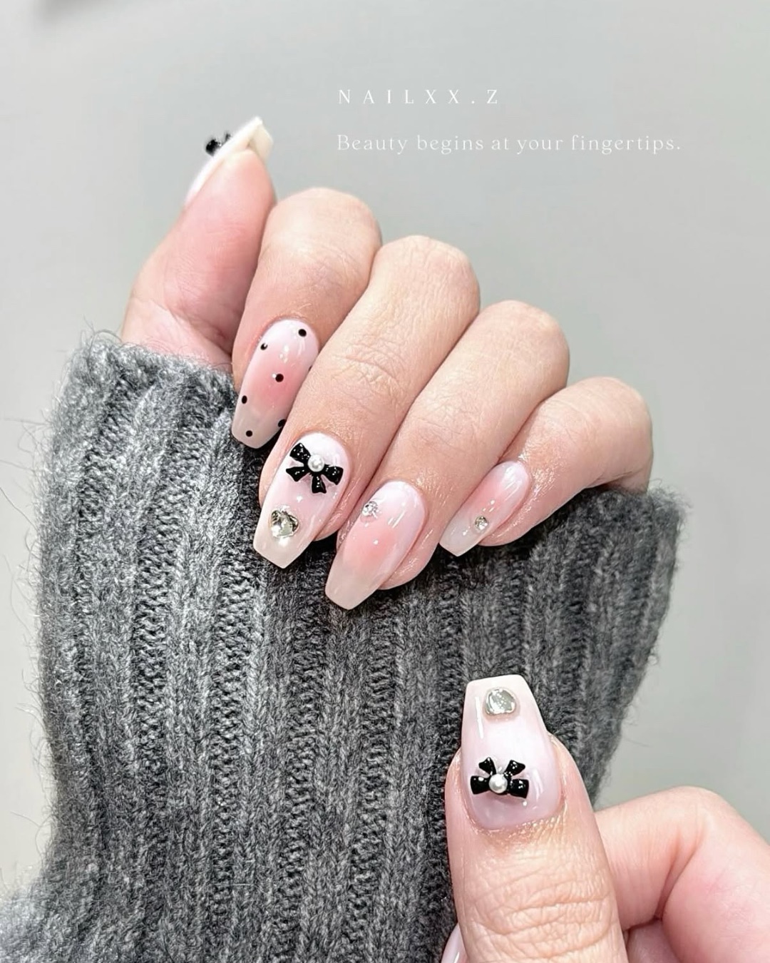 腮紅波點，美甲作品