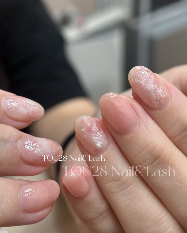 碎銀白桃，美甲作品