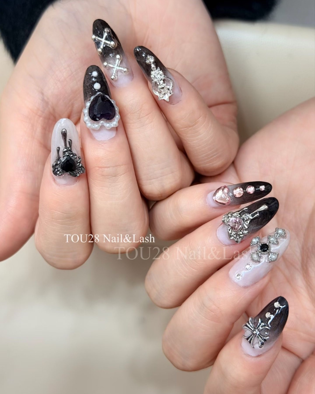 粉黑漸變蕾系，美甲作品