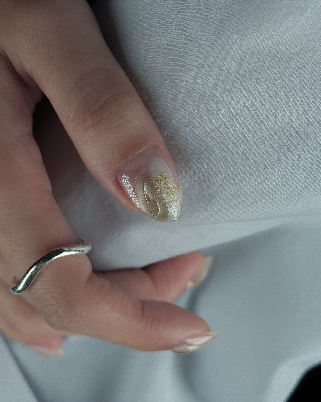 亮金晶，美甲作品照片 2