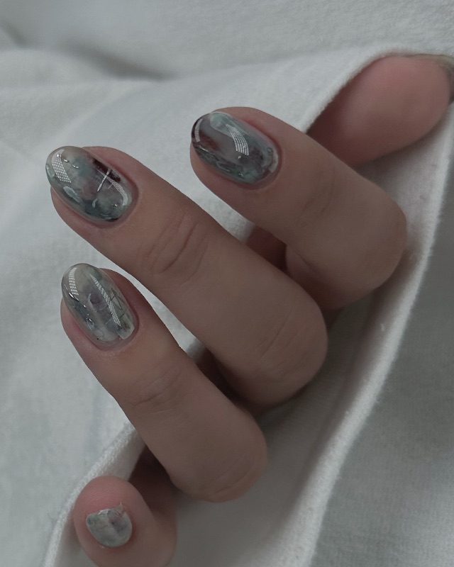 老街區的小巷弄，美甲作品照片 2